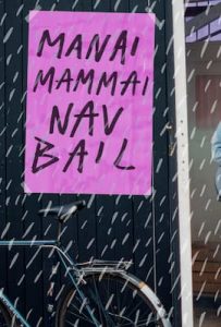Caratula Manai mammai nav bail (My Mommy Isn’t Afraid)